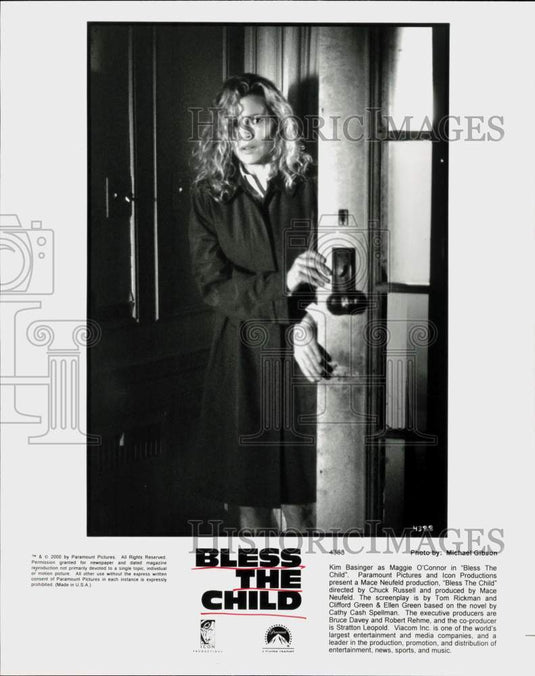 2000 Press Photo Actress Kim Basinger in "Bless the Child" - srp28537- Historic Images