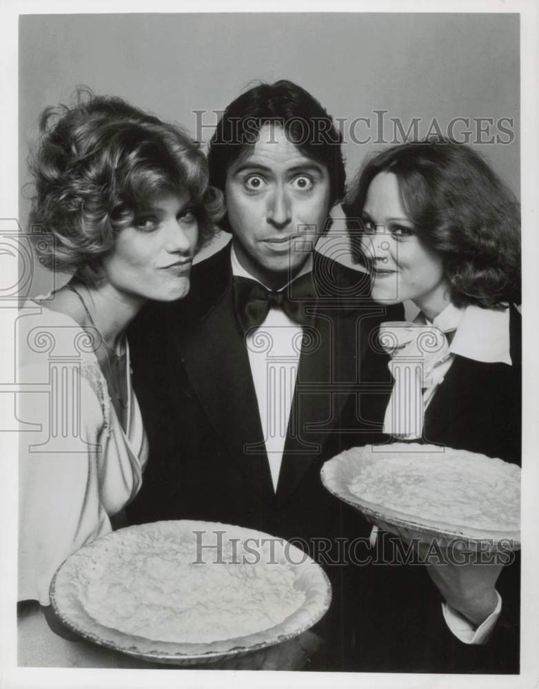 Press Photo Deborah Zon, Shelley Long, Denny Evans in &quot;That Second Thing on ABC&quot;- Historic Images