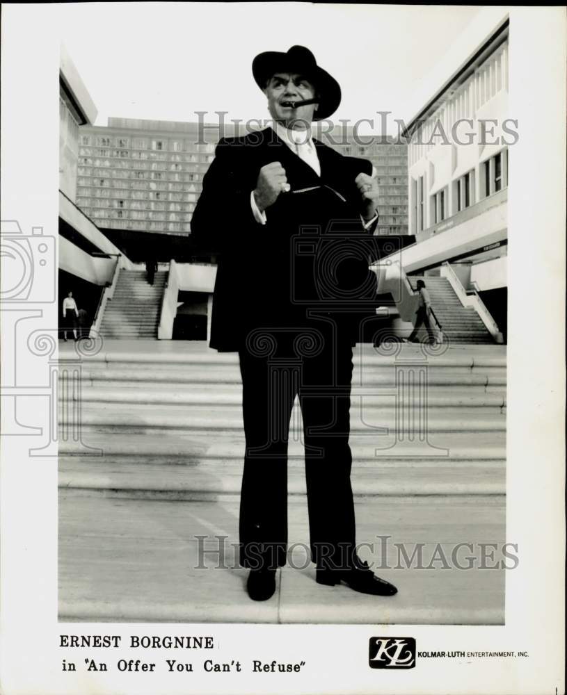Press Photo Ernest Borgnine in "An Offer You Can't Refuse" - srp33719- Historic Images