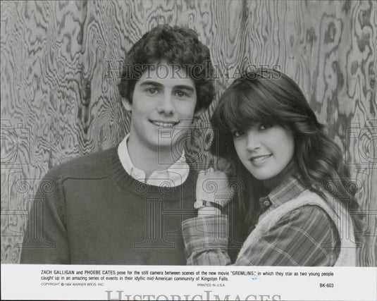 1984 Press Photo Zach Galligan and Phoebe Cates on "Gremlins" Movie Set- Historic Images