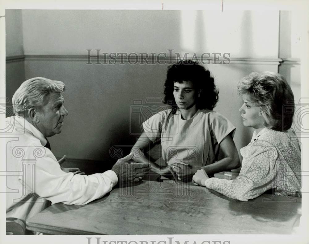 1986 Press Photo Actor Andy Griffith and Actresses in &quot;Matlock&quot; on NBC-TV- Historic Images