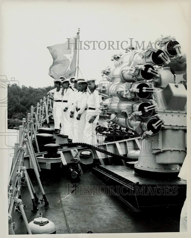 1969 Press Photo Crewmen of Kynda-class Guided Missile in Fort-De-France- Historic Images