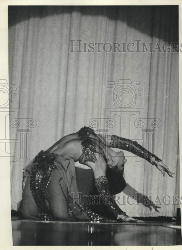 1979 Press Photo Krista, Belly Dancer at State Fair Art and Home Center - Historic Images