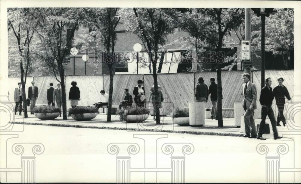 1975 Pedestrians at Downtown Syracuse Sidewalk in New York - Historic Images