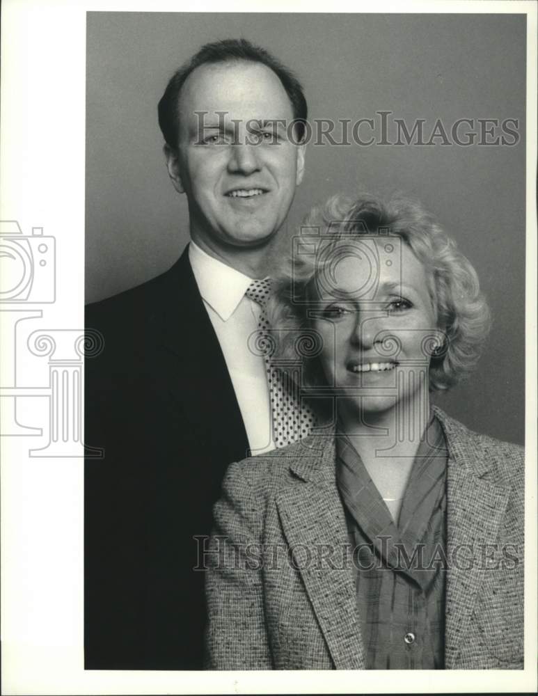 1988 Press Photo Richard and Patricia Shutts in Portrait - Historic Images