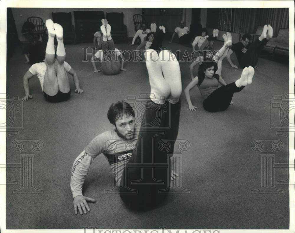 1988 Press Photo Keith Culver Working out at YMCA Body Shop in Auburn - Historic Images