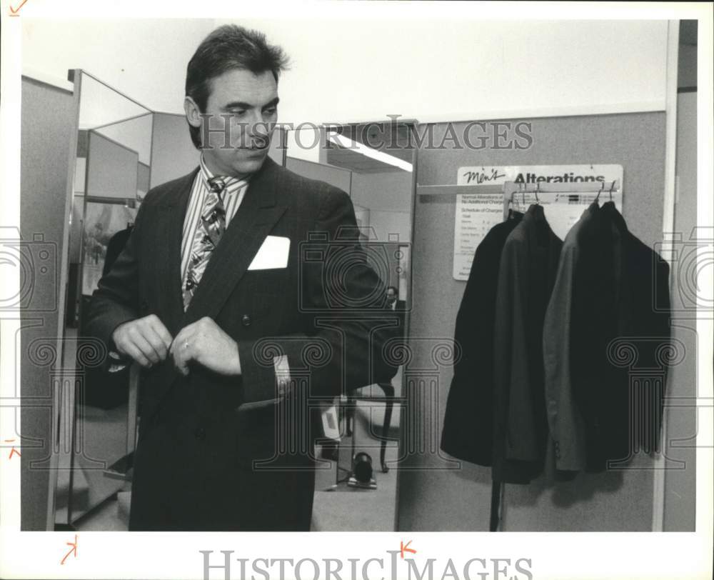 1992 Press Photo David Pickard, Urban League Fashion Show Model Wearing Suit - Historic Images