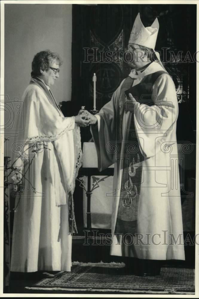 1985 Bishop Right Reverend O&#39;Kelley Whitaker at Episcopal Church - Historic Images