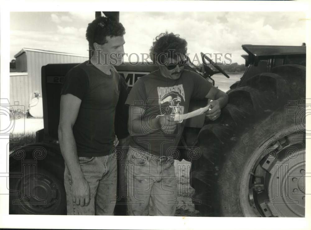 1991 Press Photo Dana and David Sorbello with Farm Tractor - Historic Images