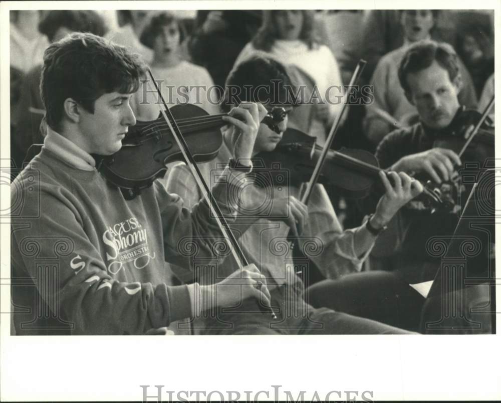 1986 Press Photo West Genesee High School Orchestra Violin Players at Event - Historic Images