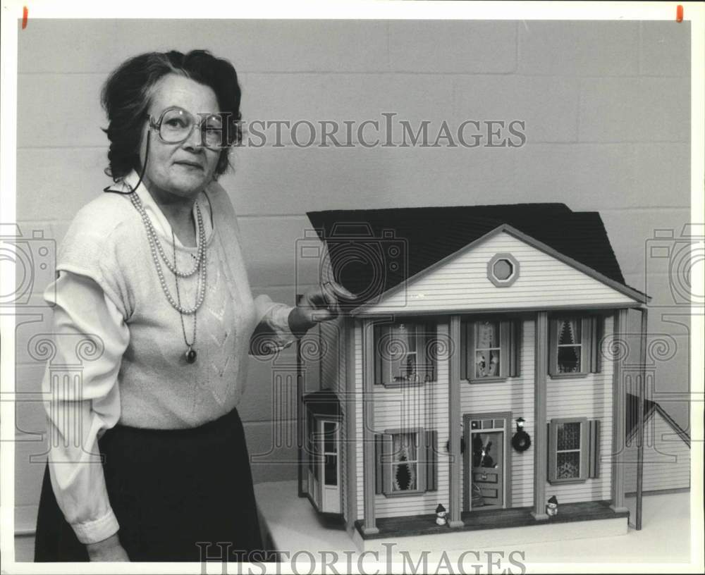 1989 Press Photo Anita Wright of Cortland County Historical Society - Historic Images