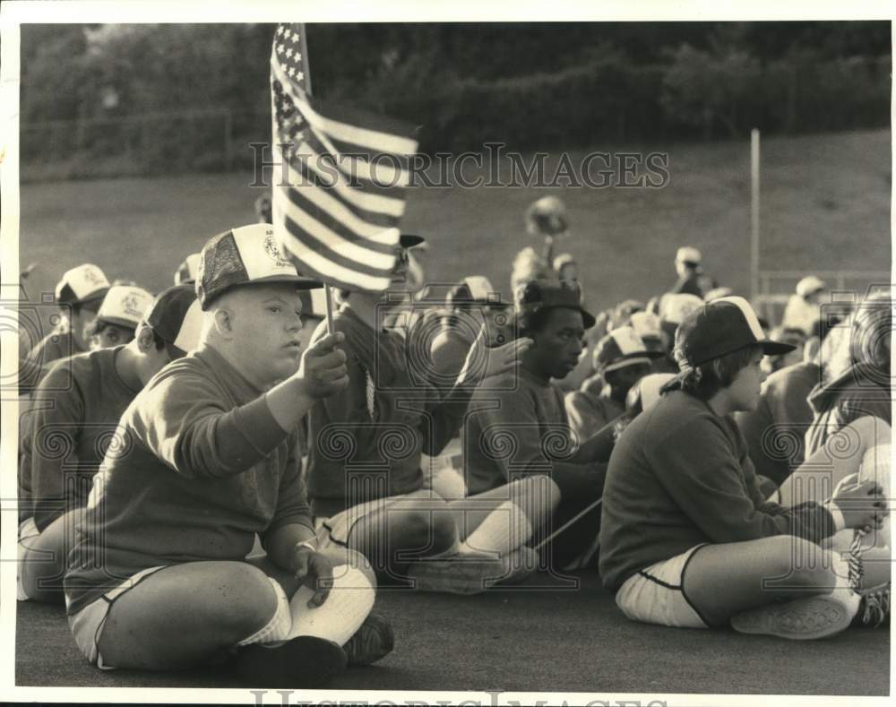 1986 Press Photo Dominick Velardy at Special Olympics Opening Ceremony- Historic Images
