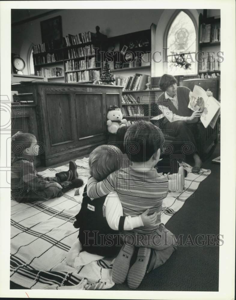 1990 Press Photo Jonathan and Jake Hazard at Weedsport Library Storybook Hour - Historic Images