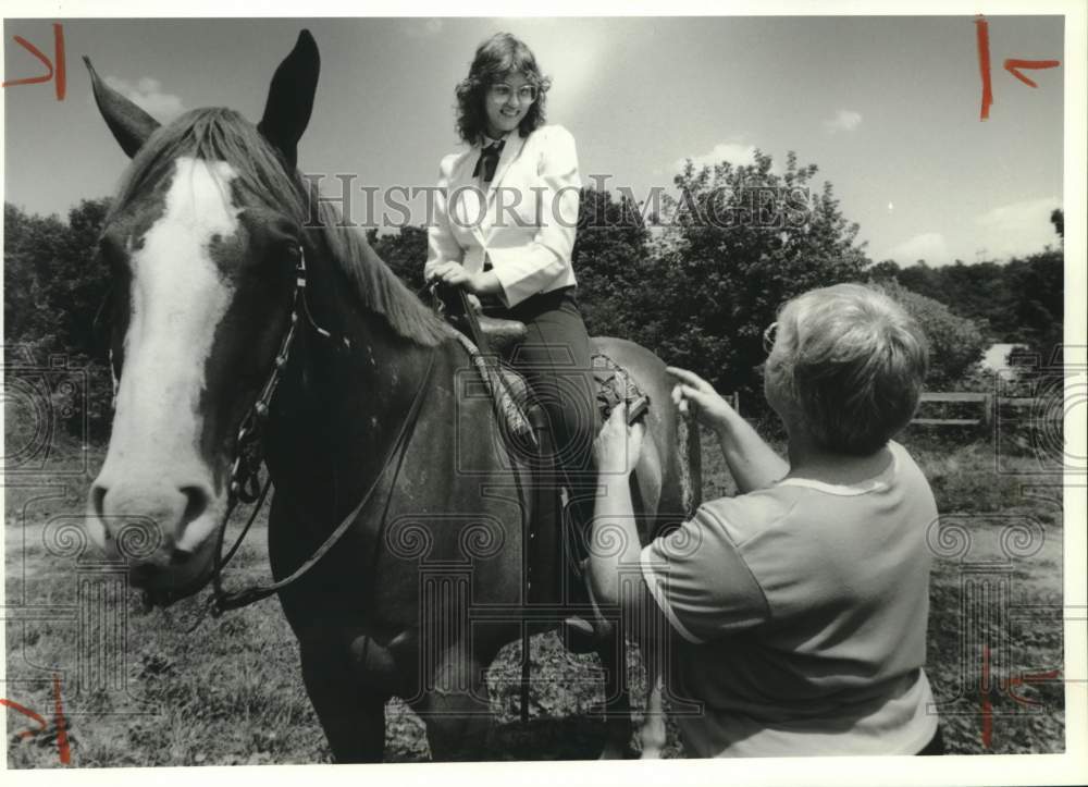 1989 Press Photo Lisa Quirk, Deaf Horse Rider with Mother Nancy - sya11257- Historic Images
