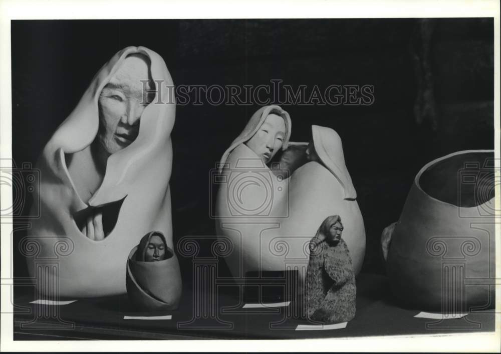 1989 Press Photo Sculptures by Diane Schenandoah on Display - Historic Images