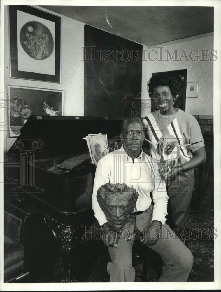 1987 Press Photo Herb and Shelly Williams with Art Collection - Historic Images