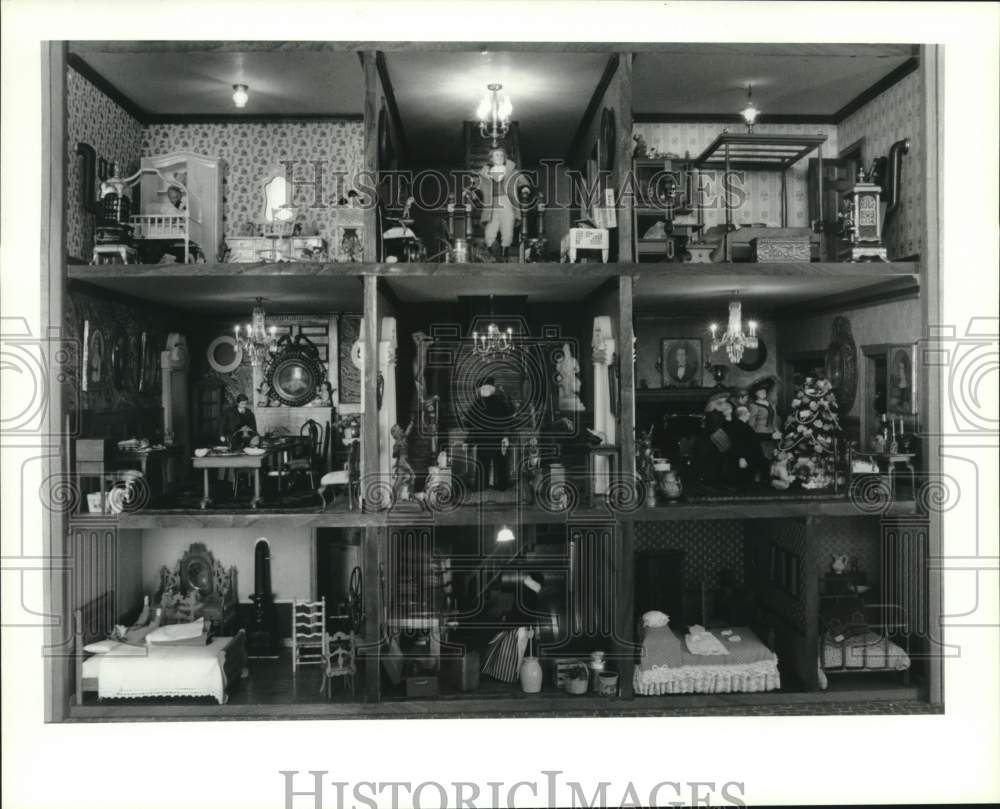 1991 Press Jon and Ann Seller's Syracuse Home Dollhouse Collection - Historic Images