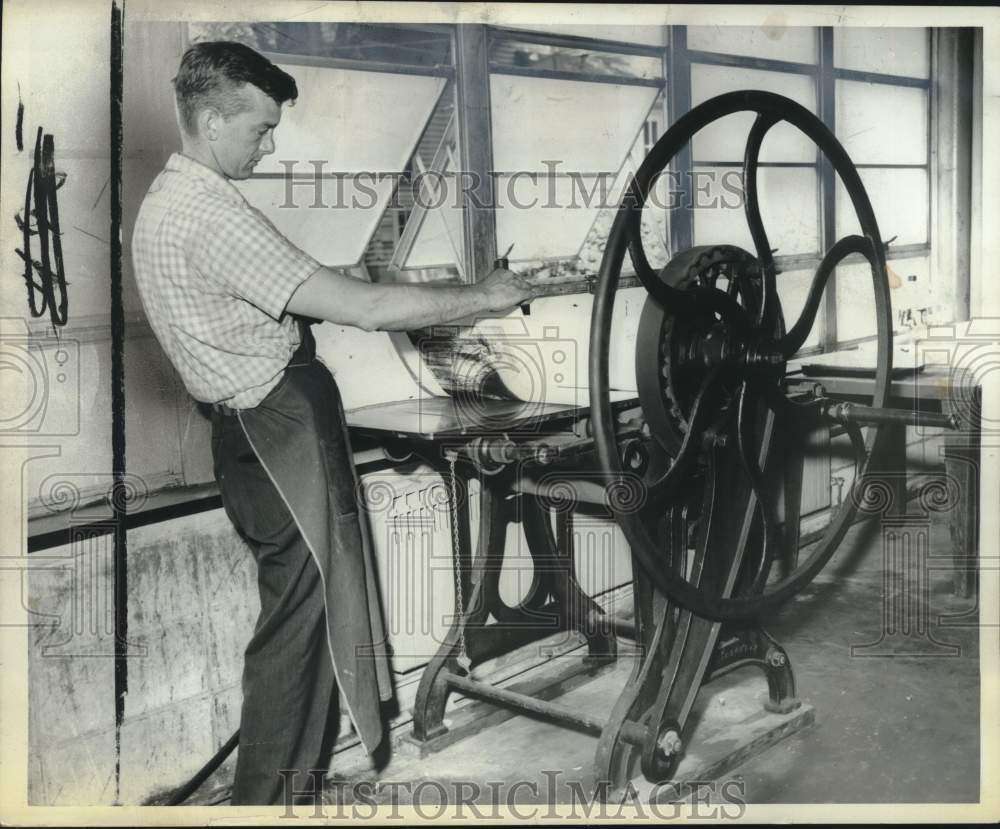 1963 Robert Marx at Printing Press-Historic Images