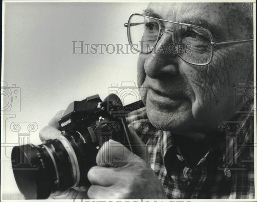 1989 Press Photo Frank Monell, Former Herald Journal Post Standard Photographer - Historic Images