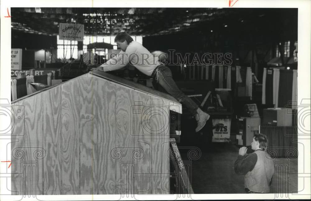 1992 John Shafer at Syracuse State Fairgrounds Home Beautiful Show - Historic Images