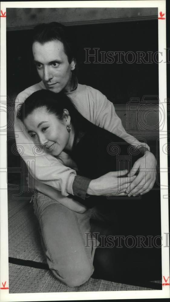 1989 Press Photo Actors Mark Cole and Yoko Luhmann in &quot;Togashi&quot; Rehearsal - Historic Images