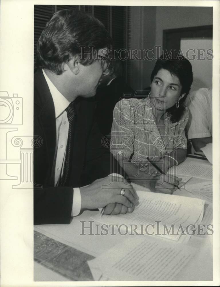 1987 Press Photo Commissioner Ralph Napolitano at Noise Hearing with Mary Kochan - Historic Images