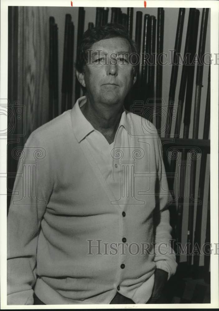 1989 Press Photo William O'Leary, Golf Professional at Burnet Park Golf Course- Historic Images