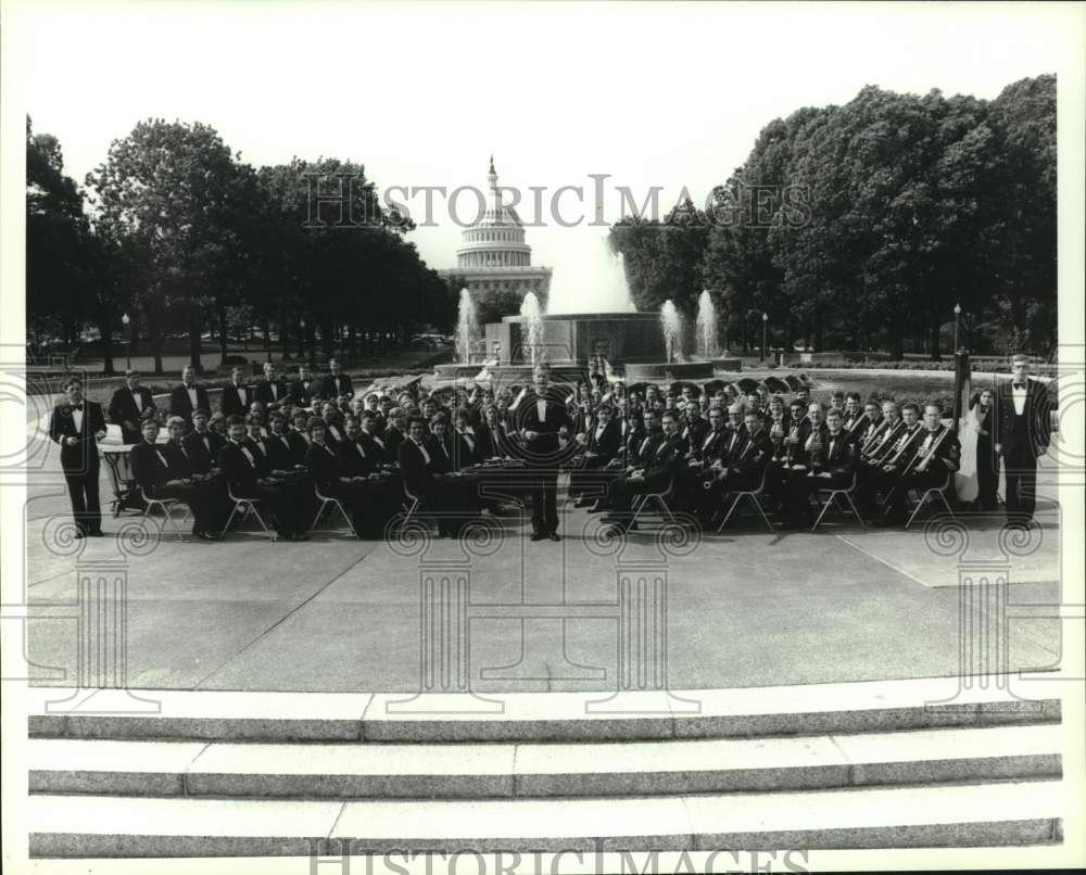 1989 Press Photo Commander Allen E. Beck with the United States Navy Band - Historic Images