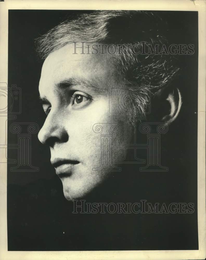 Press Photo Robert Johnson, Tenor Singer - Historic Images