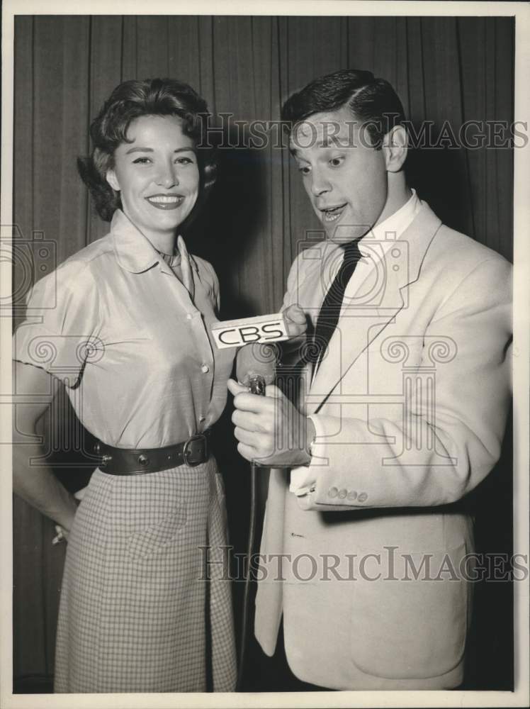 Press Photo Singers on Central Broadcasting System Radio &quot;Robert Q. Lewis Show&quot; - Historic Images