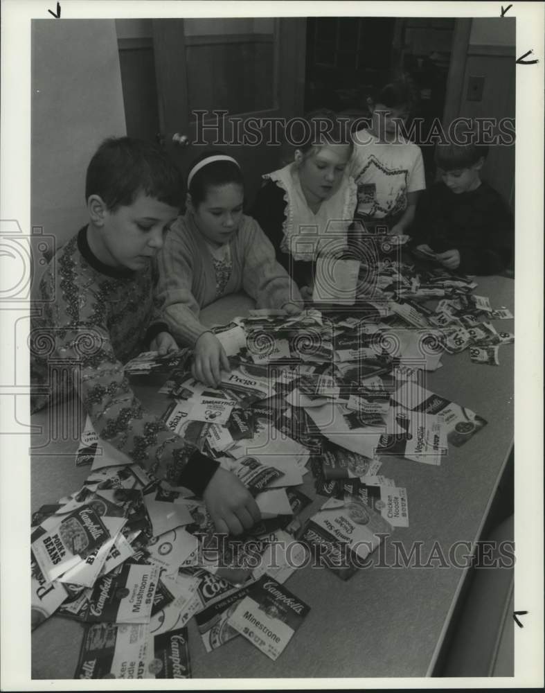 1991 Press Photo LaFayette&#39;s Grinshaw School Students Count Soup Labels - Historic Images