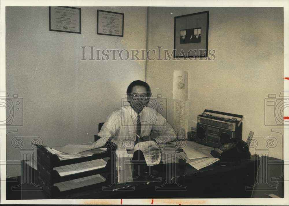 Press Photo Tyrone Holmes, Syracuse University Minority Affairs Director - Historic Images