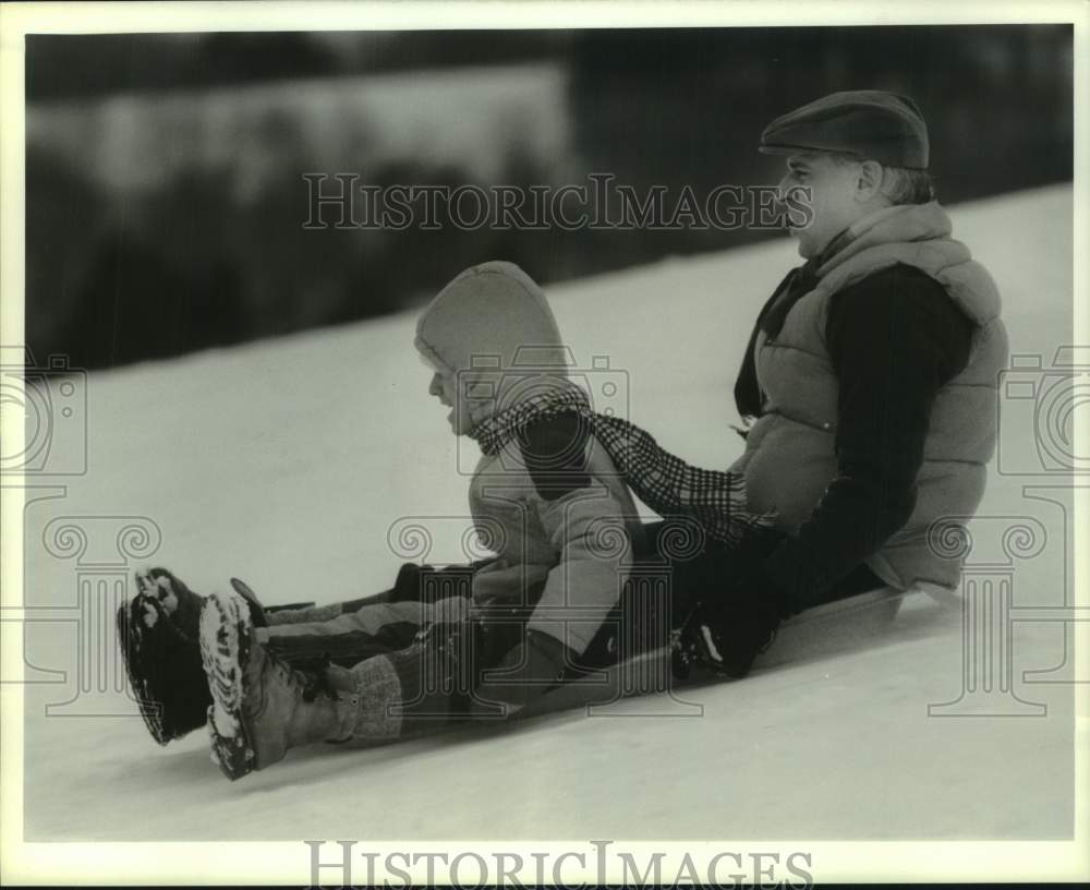 1989 Press Photo Adam and Phillip Mastroleo Snow Sledding at Westcott Reservoir - Historic Images