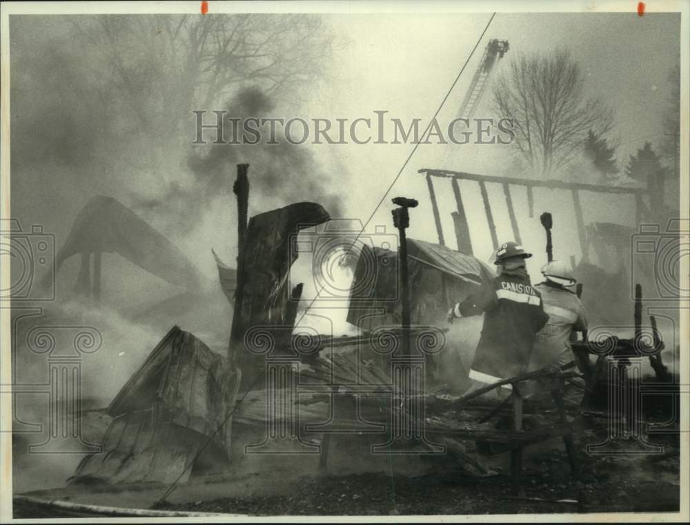 Firemen at Thrall&#39;s Lakeport Marina in Florida - Historic Images