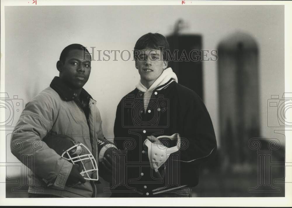 1990 Press Photo Indian River Athletes Larry Abraham and Eric LaClair at Silo- Historic Images