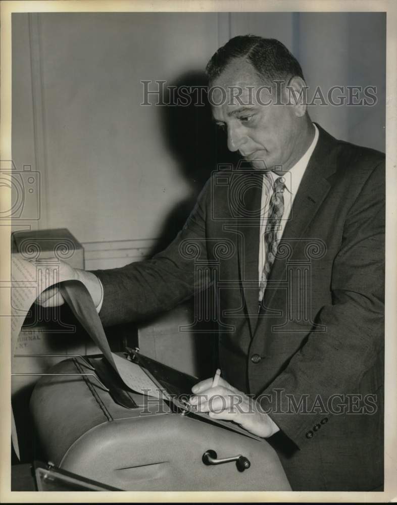 1958 Oscar Fraley, United Press International Sports Columnist-Historic Images