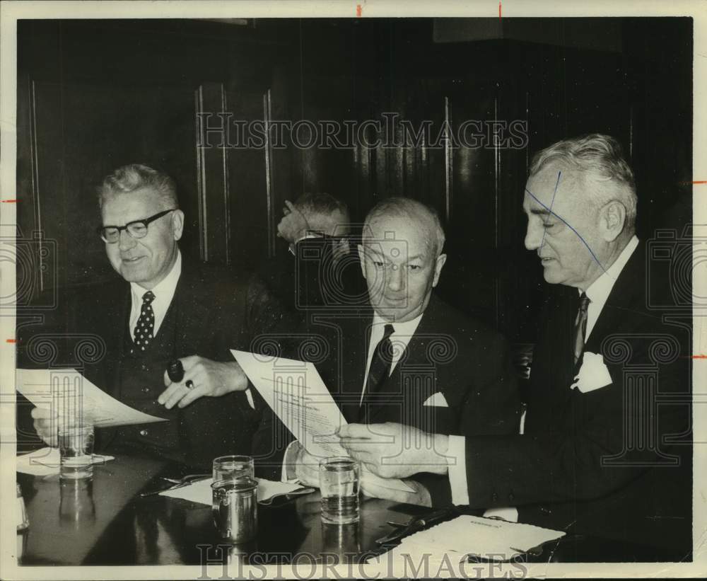 1965 Steve Rogers at Meeting with Nate Kallett and Tom Higgins-Historic Images