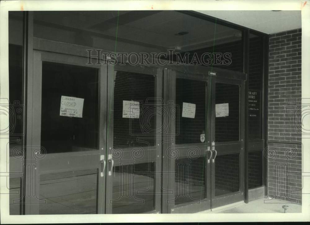 Press Photo Library Entrance Doors at State University College in Cortland - Historic Images