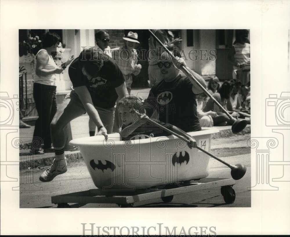 1989 Press Photo Mike Turza, Mike Wyckhoff, Steve Hussey in Moravia Bathtub Race - Historic Images