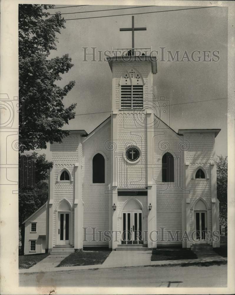 1951 Press Photo Exterior of St. Joseph&#39;s Church of Reverend B.J. Dobrizynski- Historic Images