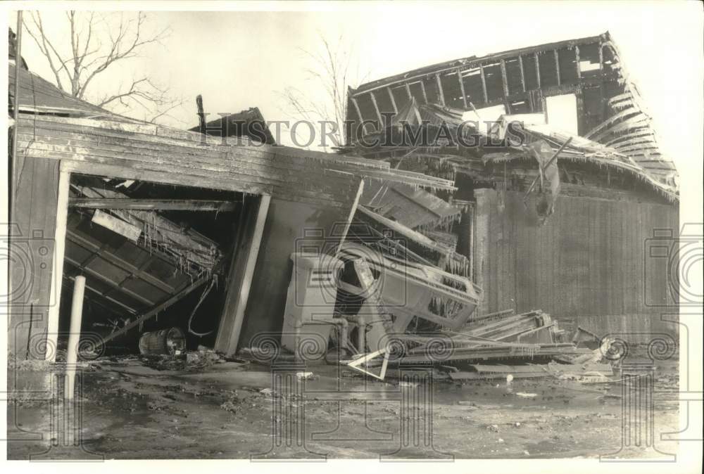 1985 Press Photo AAA Auto Barn Burnt Remains - sya52139 - Historic Images