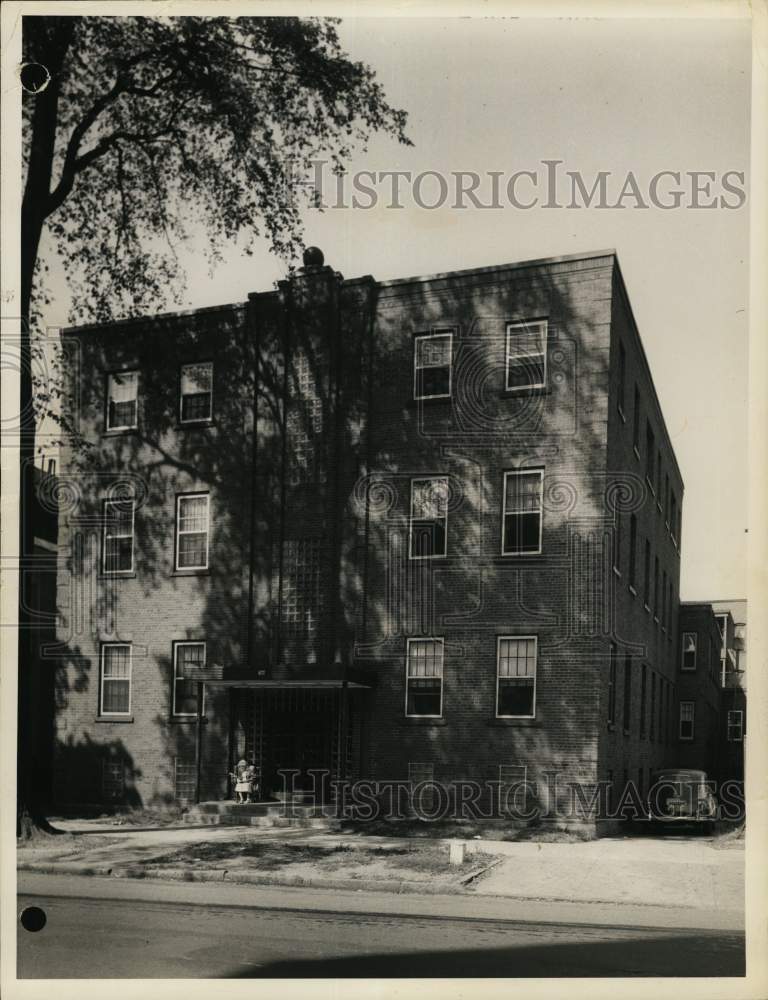 1959 Overview of Aberdeen Apartment House at 477 James Street-Historic Images