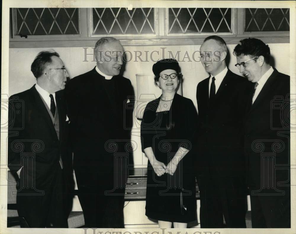 1963 English Speaking Union Syracuse Branch Members at Discussion-Historic Images