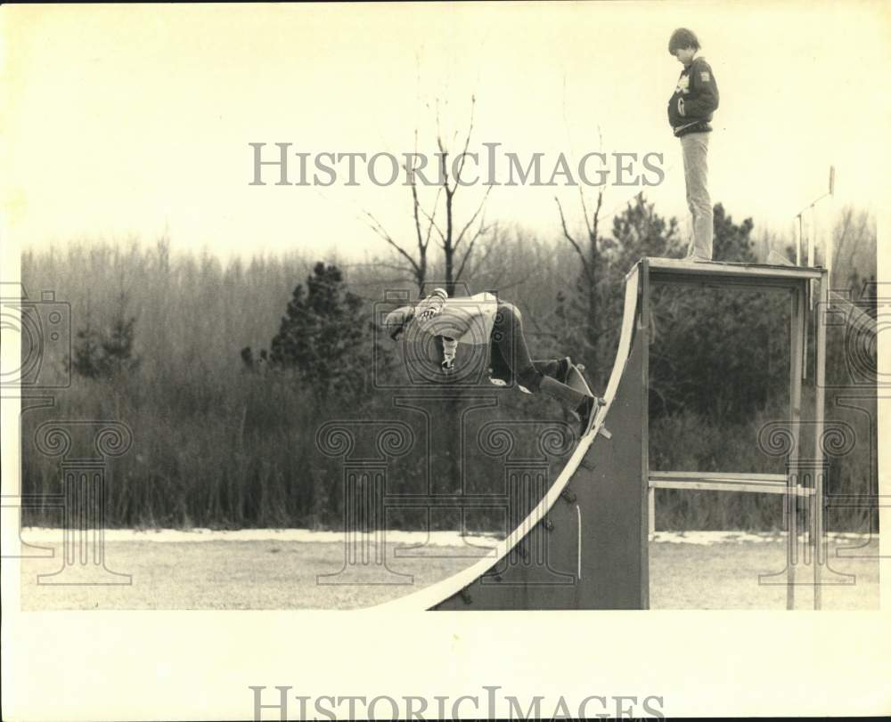 1988 Press Photo Skateboarders Aaron and Larson Jay on Home Ramp in Clay- Historic Images