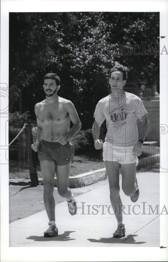 1990 Press Photo Cross Country Runners Bill Bulter and Peter Swartz - sya64539- Historic Images