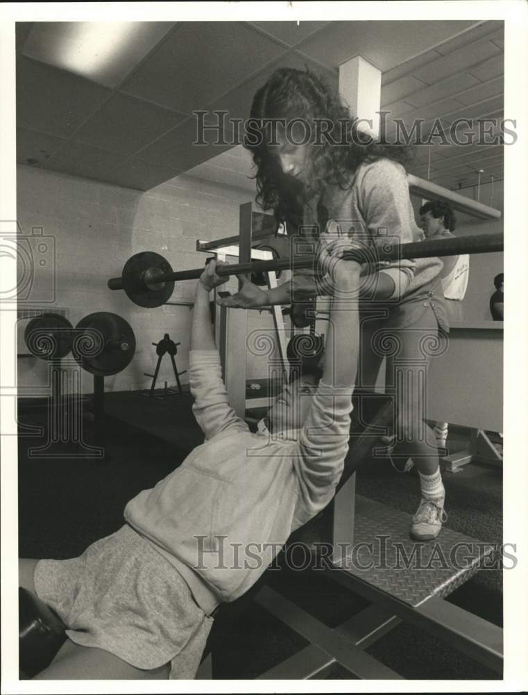 1987 Press Photo Jackie Rizzo with Anne Fetter at Syracuse Sports Conditioners - Historic Images