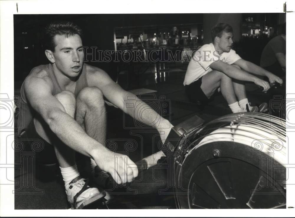 1990 Press Photo Jeff Kozlowski, Clark Machemer, Row-a-thon, Syracuse University - Historic Images