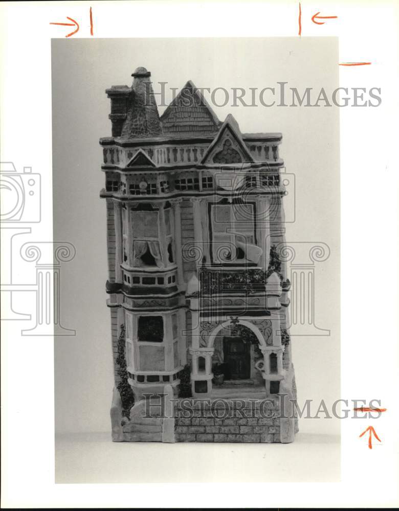 1991 Press Photo Two Story House Shaped Cookie Jar - sya68814 - Historic Images