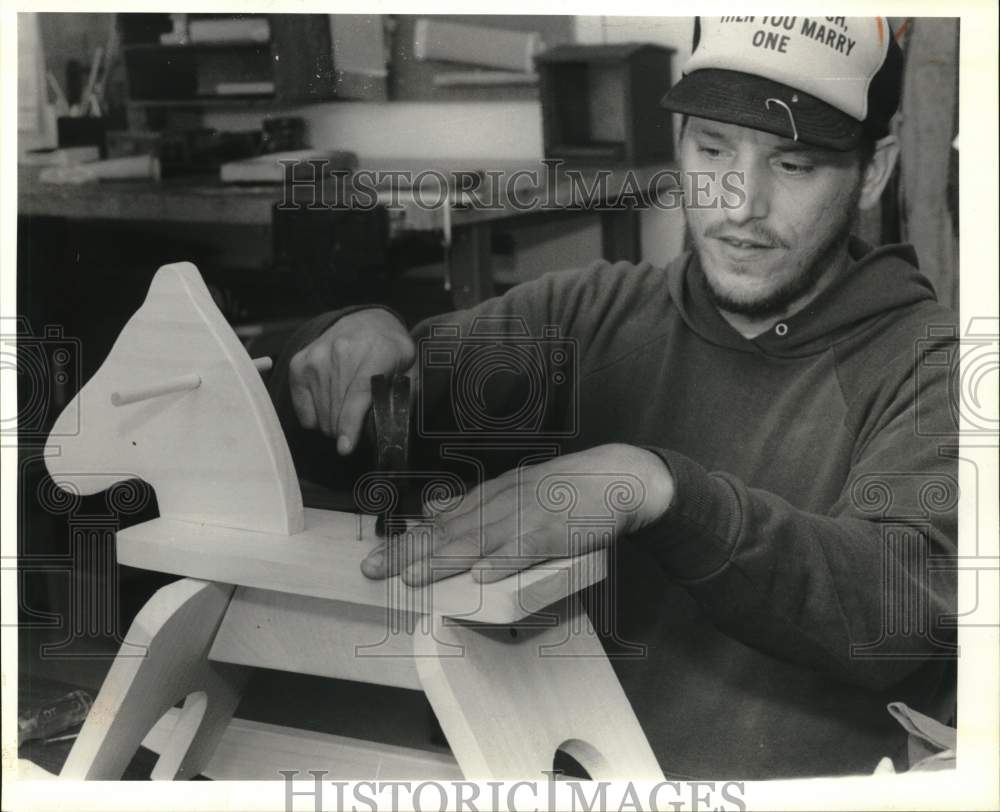 1989 Press Photo Steve Shane Gets Therapy at St. Camillus Health &amp; Rehab Center - Historic Images