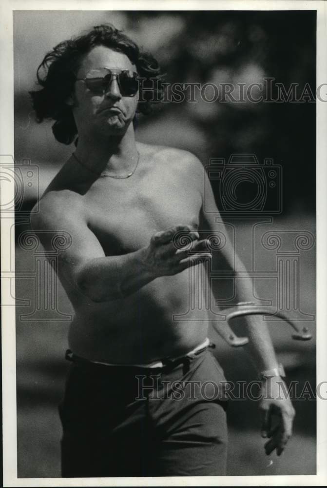 1984 Press Photo John Faher from Durhamville plays Horseshoes - sya75005 - Historic Images